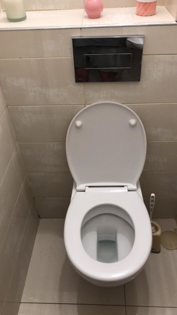 WC qui fuient, que faut-il faire en cas de fuite dans les toilettes ?